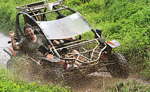 Mud Buggies : Rarotonga  : Business News Photos : Richard Moore : Photographer